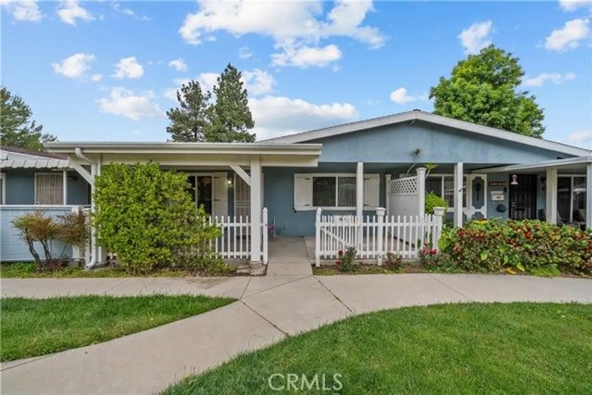 Property Slideshow image 1 of 23 | 19148 avenue of the oaks, Newhall, CA, 91321
