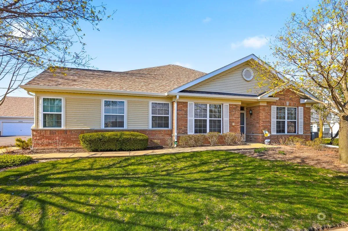 Property Slideshow image 1 of 30 | 21450 lake st clair dr, Crest Hill, IL, 60403