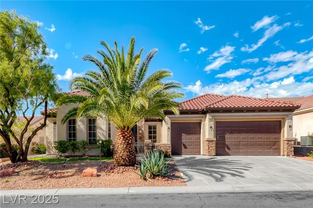 Property Slideshow image 1 of 43 | 2608 savannah springs ave, Henderson, NV, 89052