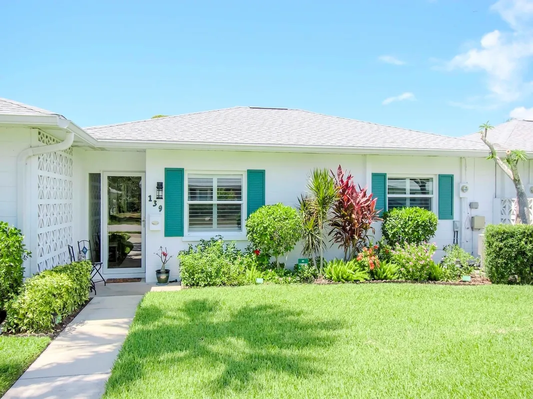 Property Slideshow image 1 of 30 | 139 field ave 139, Venice, FL, 34285