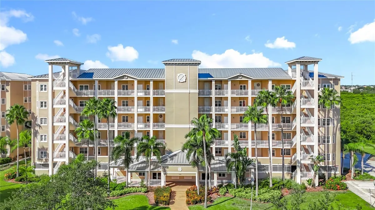 Property Slideshow image 1 of 100 | 7296 marathon dr 406, Seminole, FL, 33777