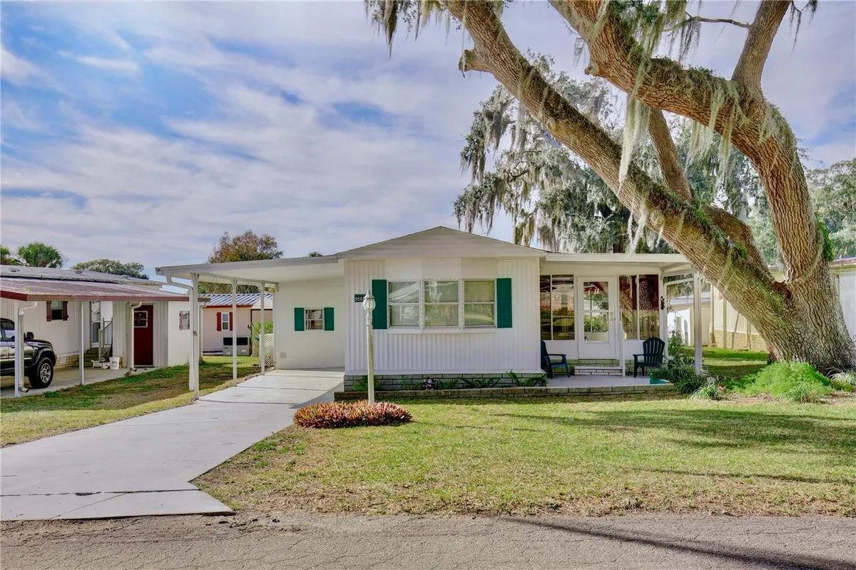 Property Slideshow image 1 of 29 | 5560 heritage blvd, Wildwood, FL, 34785