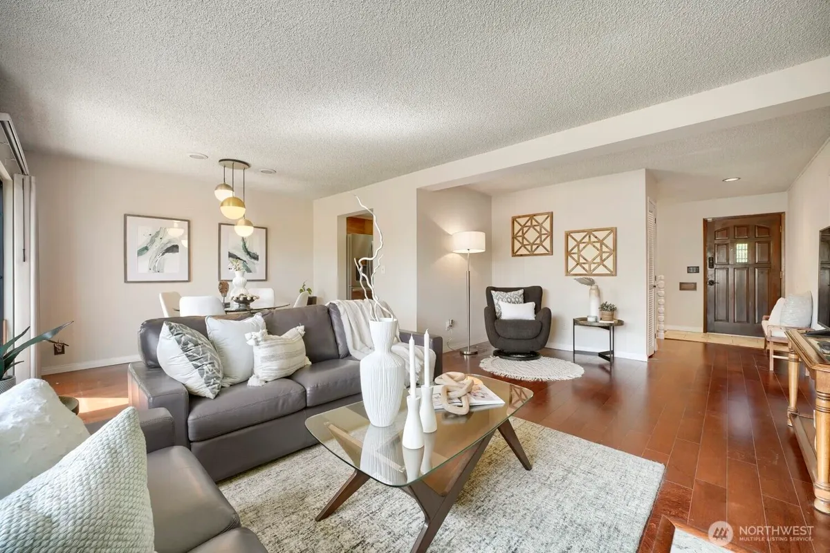 Property Slideshow image 1 of 31 | 10634 glen acres dr, Seattle, WA, 98168