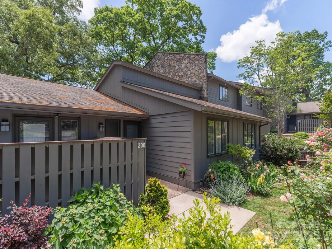 Property Slideshow image 1 of 25 | 208 crowfields dr, Asheville, NC, 28803