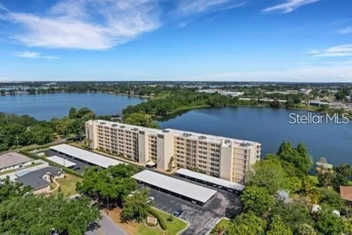 Property Slideshow image 1 of 20 | 700 mirror ter 404, Winter Haven, FL, 33881