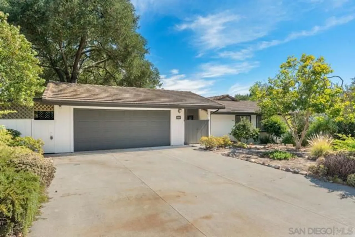 Property Slideshow image 1 of 72 | 9817 sage hl, Escondido, CA, 92026