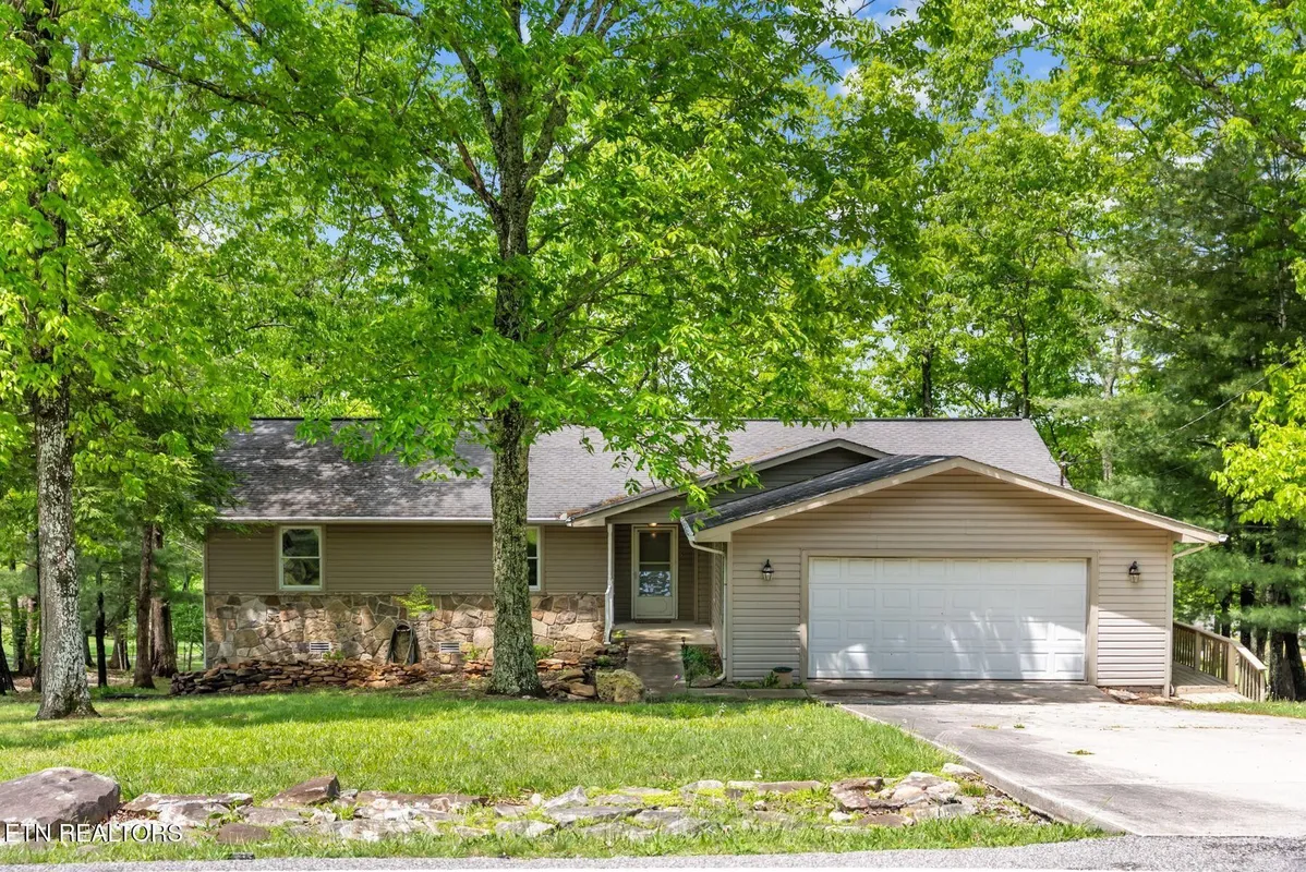 Property Slideshow image 1 of 45 | 116 greenwood rd, Crossville, TN, 38558