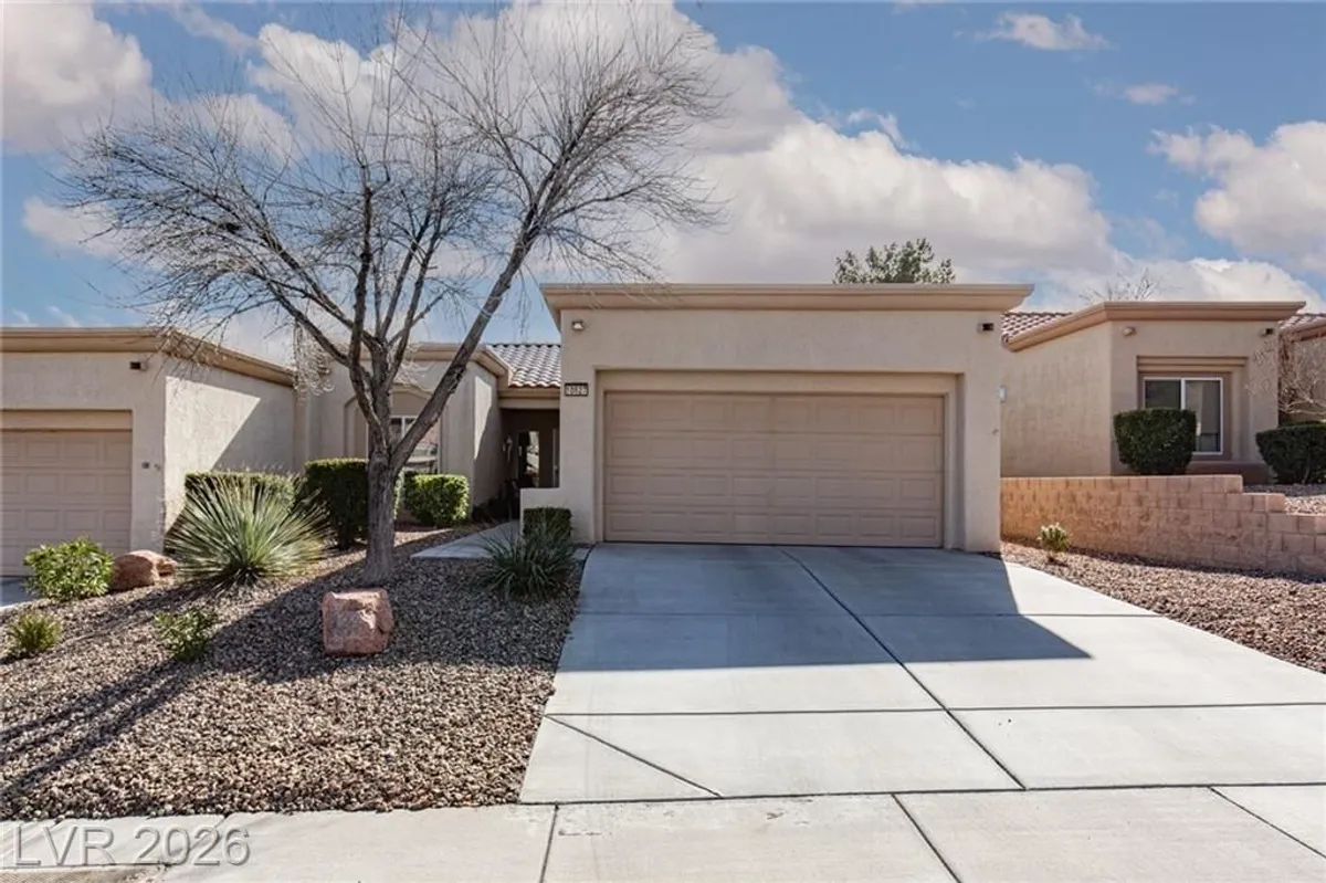 Property Slideshow image 1 of 40 | 10627 mission lakes ave, Las Vegas, NV, 89134