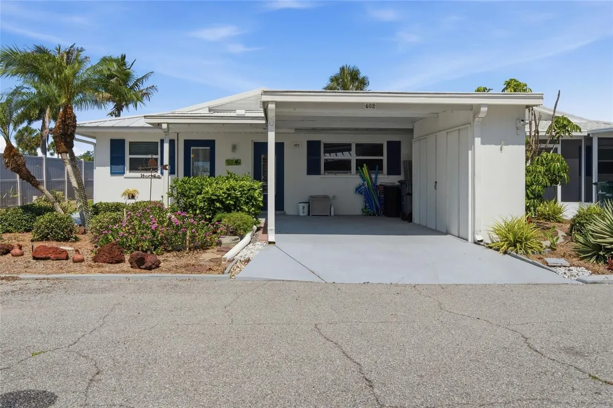 Property Slideshow image 1 of 39 | 402 ketch way 402, Nokomis, FL, 34275