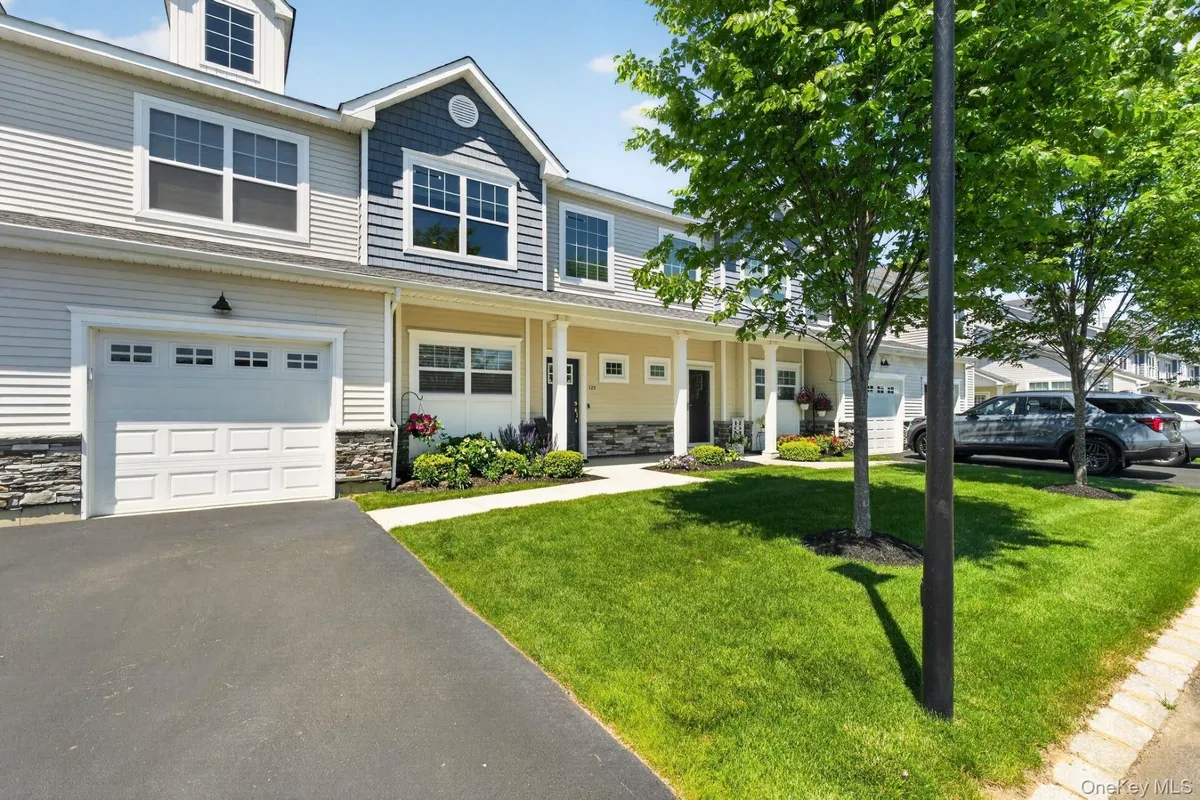Property Slideshow image 1 of 45 | 129 halley dr, Brookhaven, NY, 11934
