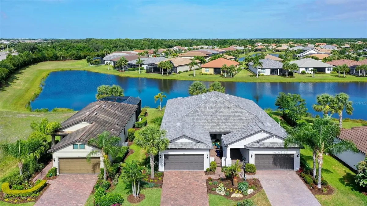 Property Slideshow image 1 of 57 | 7636 kirkland cv, Bradenton, FL, 34202