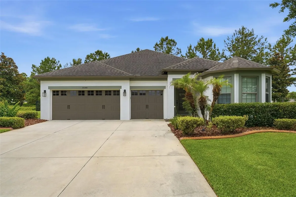Property Slideshow image 1 of 50 | 30040 donnington loop, Mount Dora, FL, 32757