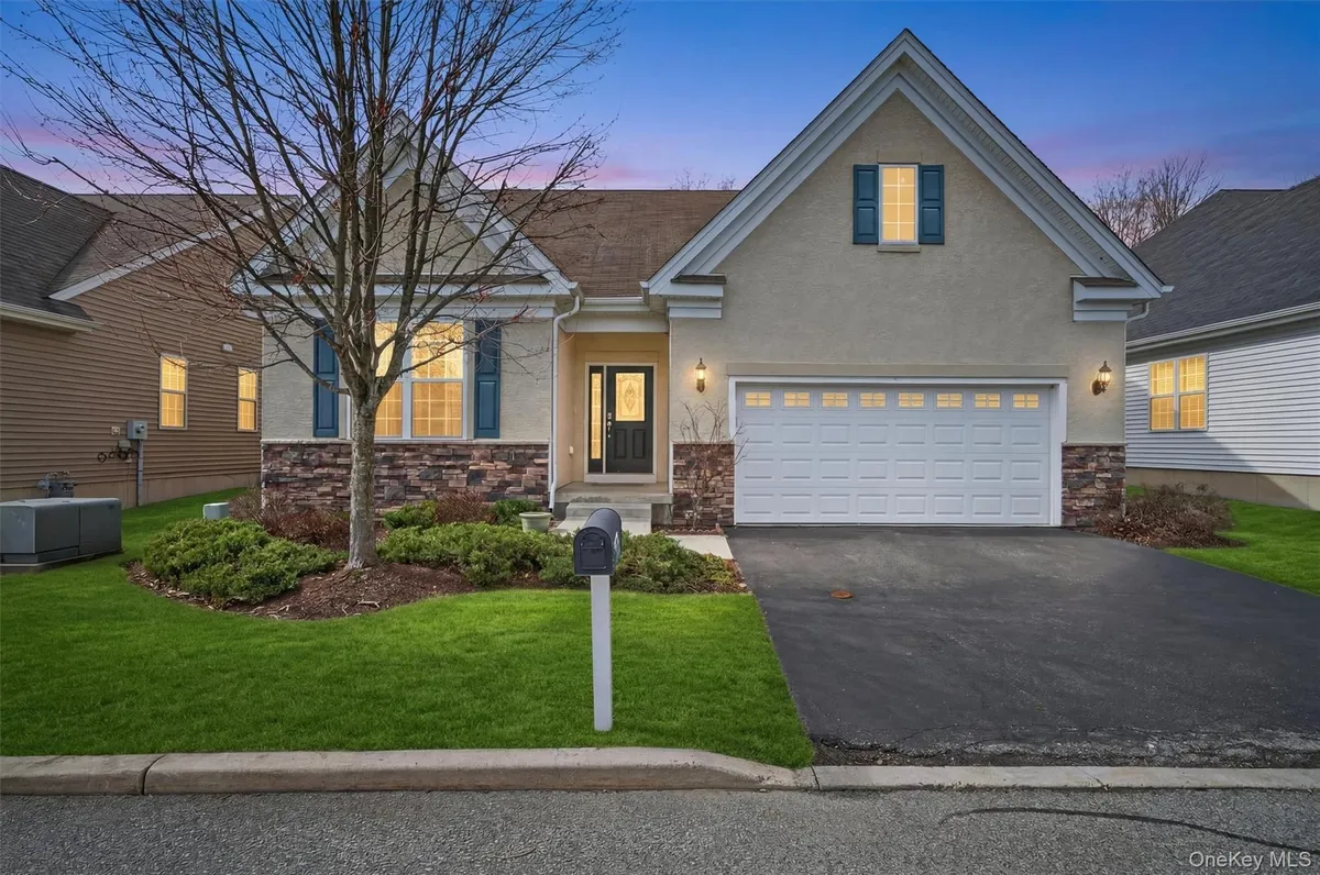 Property Slideshow image 1 of 46 | 10 cyprus dr, Middletown, NY, 10940