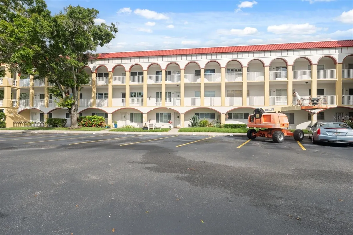 Property Slideshow image 1 of 31 | 2430 florentine way 6, Clearwater, FL, 33763