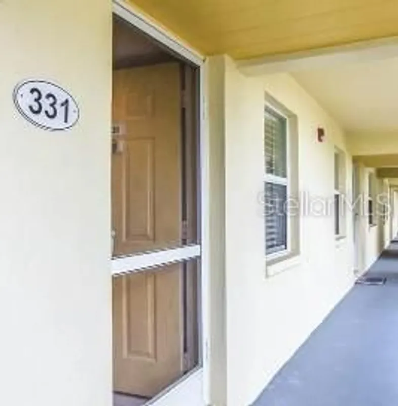 Property Slideshow image 1 of 31 | 433 cerromar ln 331, Venice, FL, 34293