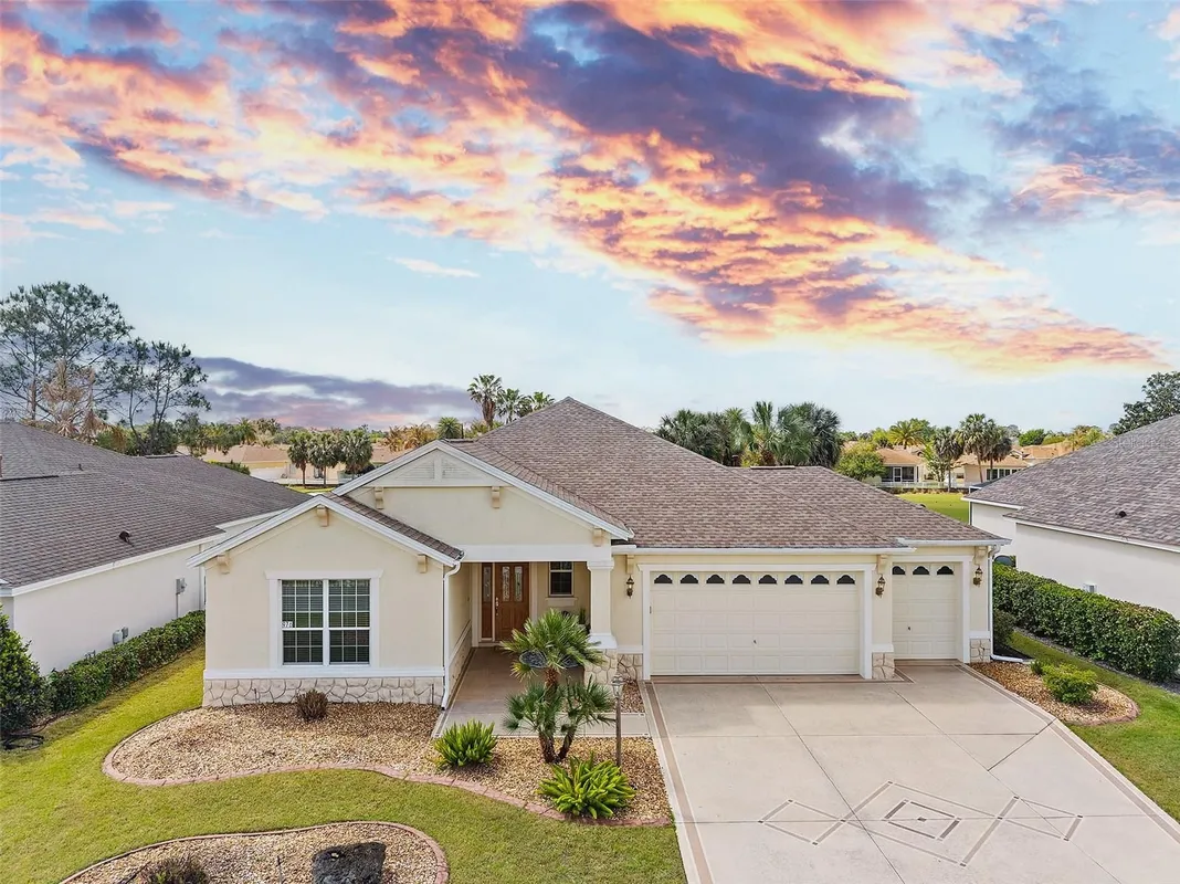 Property Slideshow image 1 of 43 | 976 shellbark way, The Villages, FL, 32162