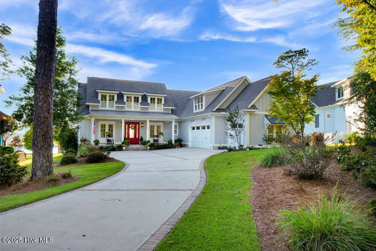 Property Slideshow image 1 of 128 | 3623 white cliffs dr, Castle Hayne, NC, 28429
