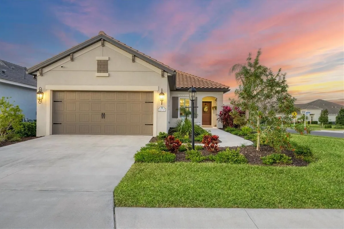 Property Slideshow image 1 of 58 | 12735 aquamarine ave, Bradenton, FL, 34211