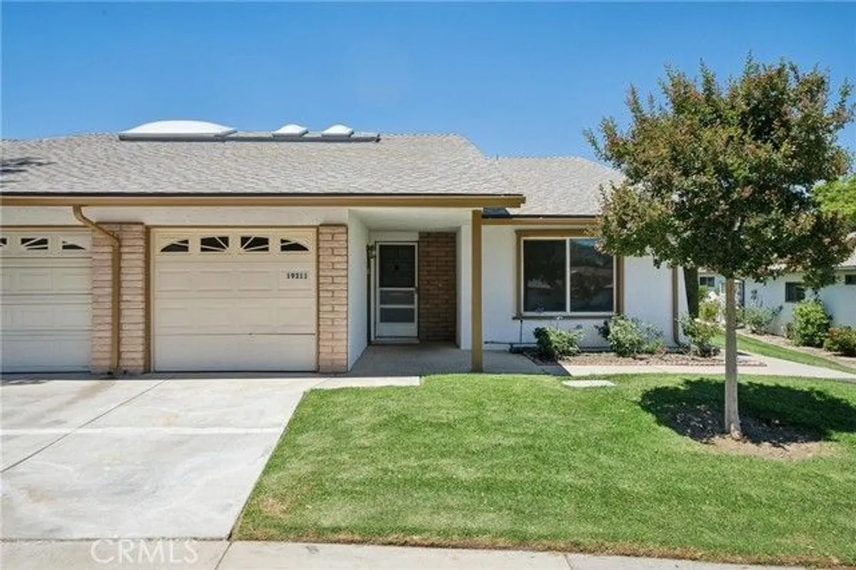 Property Slideshow image 1 of 49 | 19311 oak crossing rd, Newhall, CA, 91321