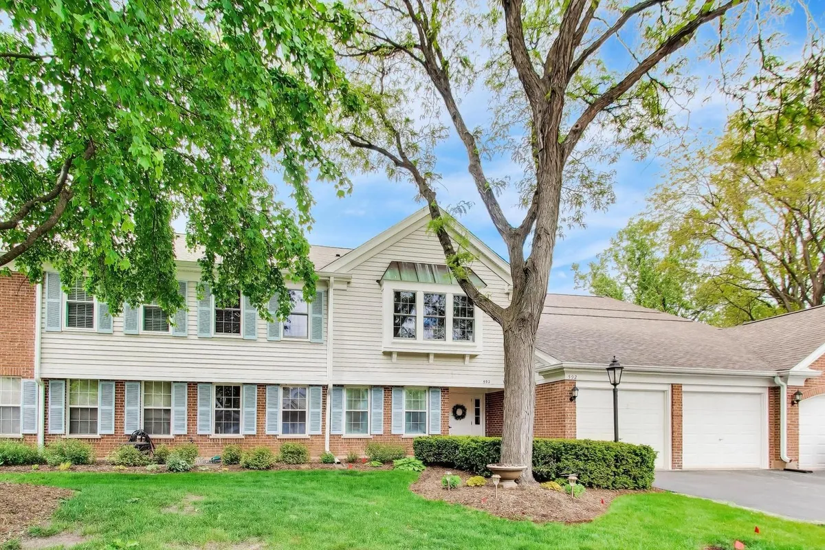 Property Slideshow image 1 of 1 | 592 edinburgh ln b, Prospect Heights, IL, 60070