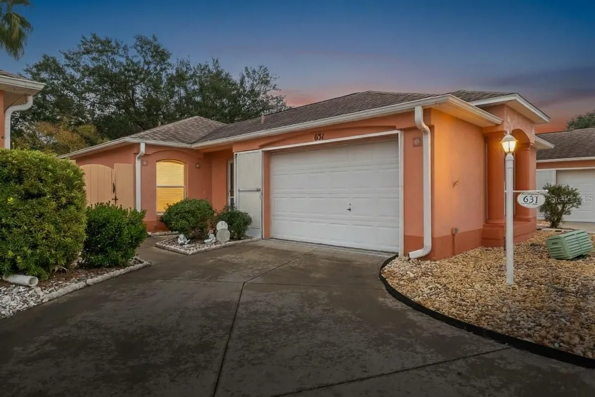 Property Slideshow image 1 of 32 | 631 enconto st, Lady Lake, FL, 32159