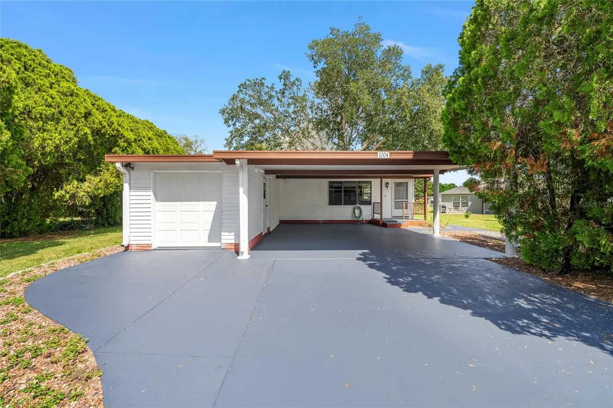 Property Slideshow image 1 of 47 | 1004 ann ave, Lady Lake, FL, 32159