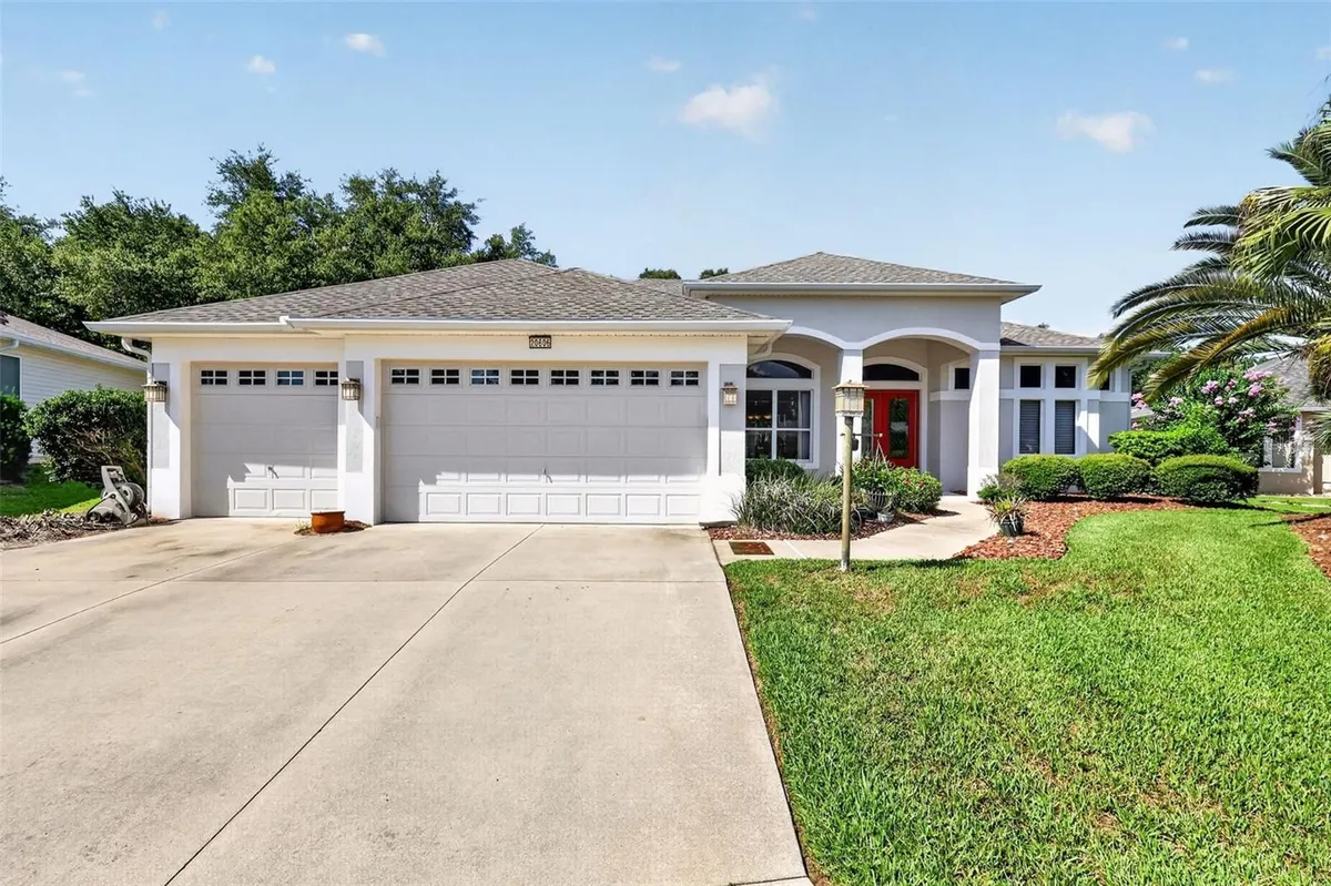 Property Slideshow image 1 of 71 | 20606 queen alexandra dr, Leesburg, FL, 34748