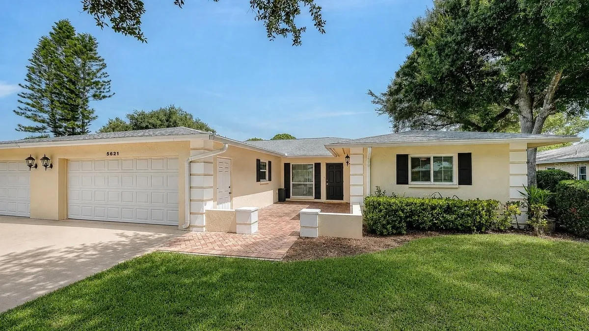 Property Slideshow image 1 of 47 | 5621 palm aire dr, Sarasota, FL, 34243
