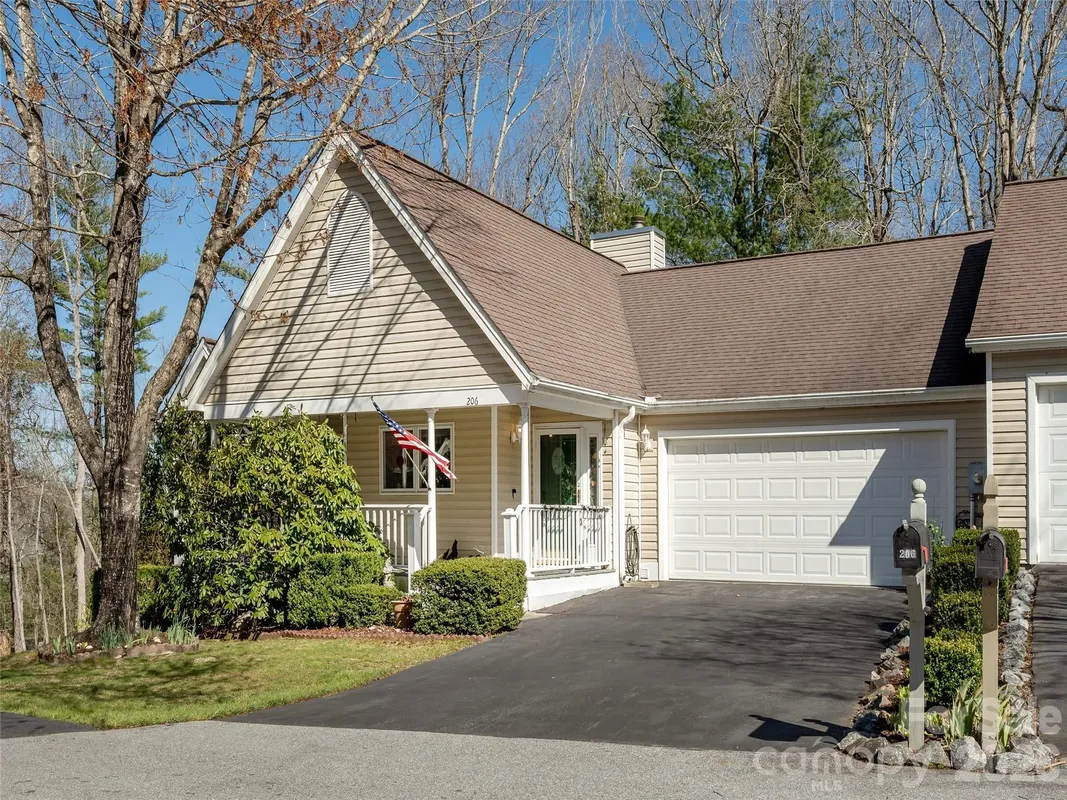 Property Slideshow image 1 of 45 | 206 black oak ln, Hendersonville, NC, 28791