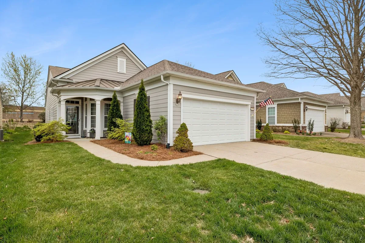 Property Slideshow image 1 of 47 | 176 old towne dr, Mount Juliet, TN, 37122