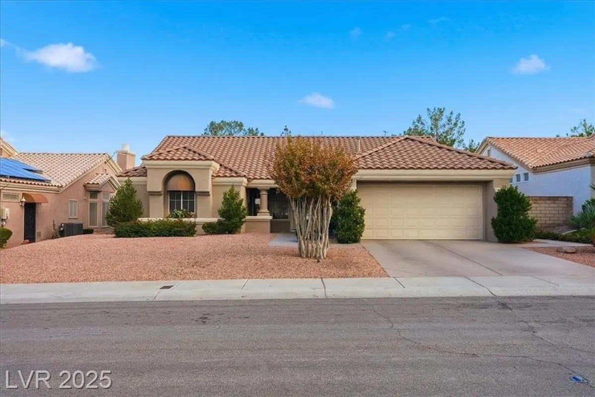 Property Slideshow image 1 of 52 | 2904 castle bar dr, Las Vegas, NV, 89134