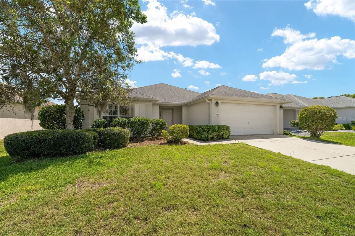 Property Slideshow image 1 of 75 | 8582 se 133rd ln, Summerfield, FL, 34491