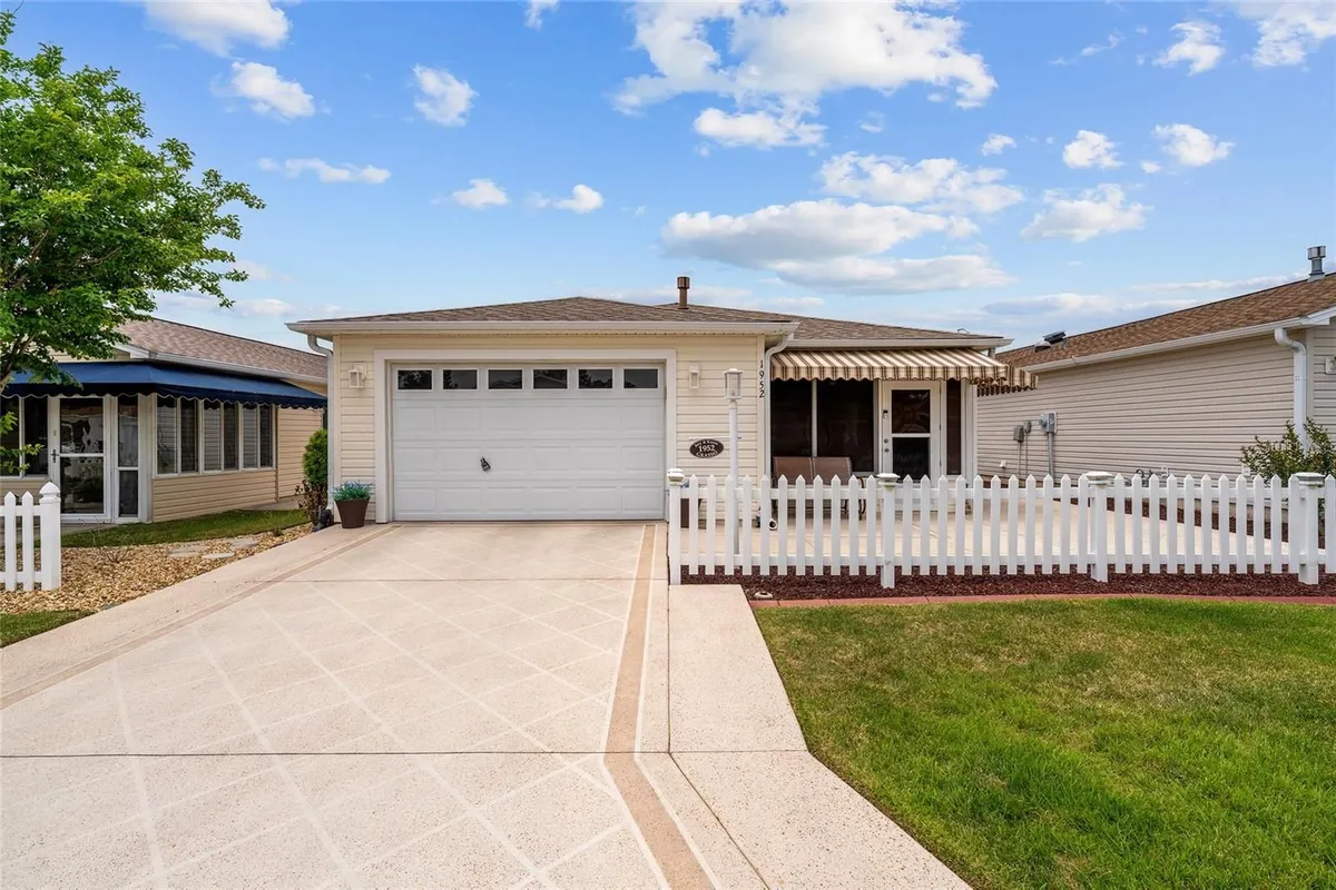 Property Slideshow image 1 of 25 | 1952 montrose ct, The Villages, FL, 32162