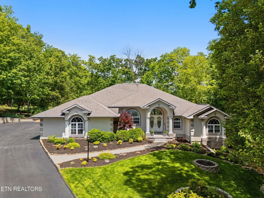 Property Slideshow image 1 of 56 | 26 bent oak ln, Crossville, TN, 38558