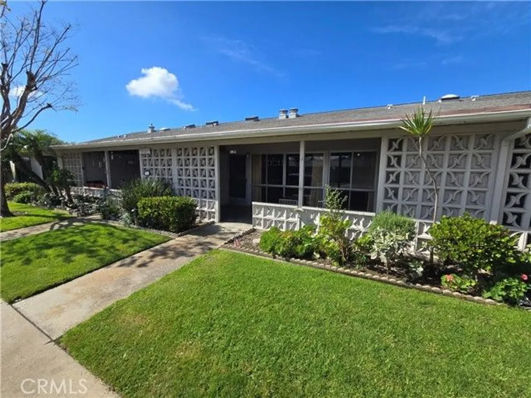 Property Slideshow image 1 of 10 | 13121 oakhills dr 233j, Seal Beach, CA, 90740
