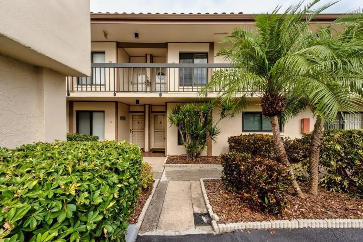 Property Slideshow image 1 of 45 | 6219 palma del mar blvd 114, St Petersburg, FL, 33715