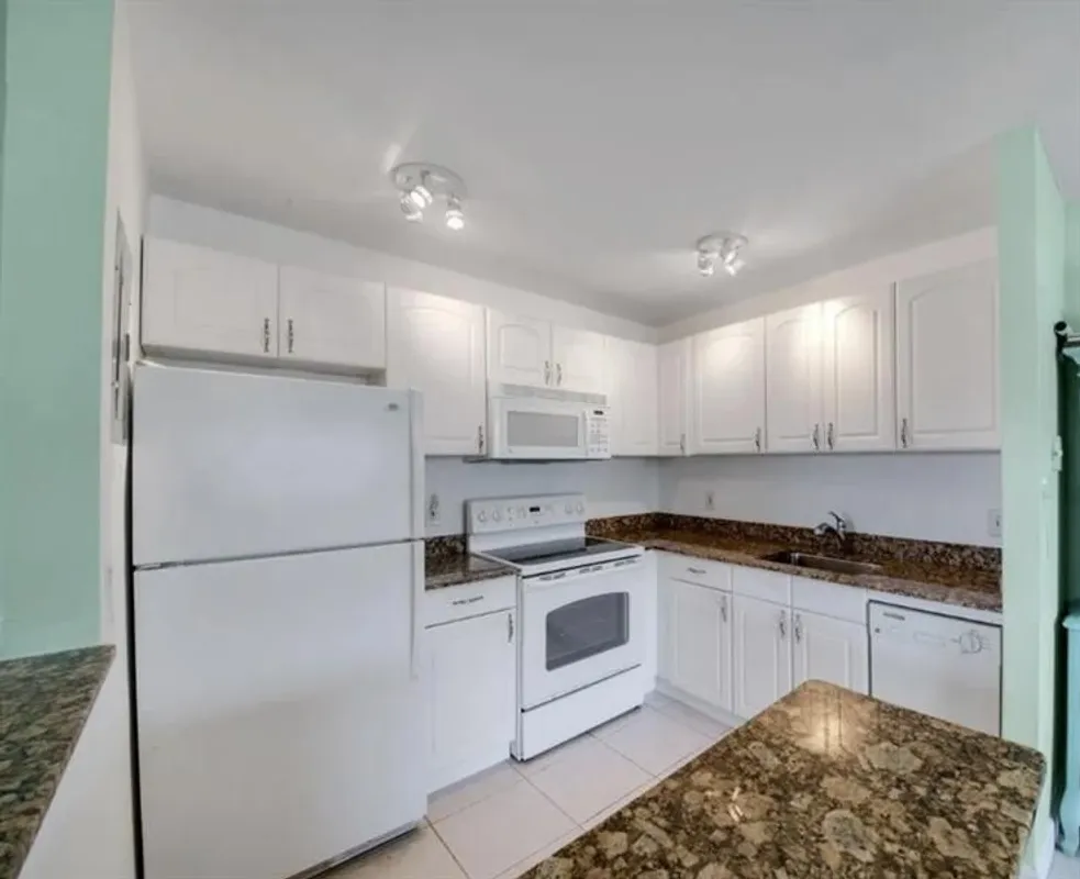 Property Slideshow image 1 of 12 | 223 flanders e unit e, Delray Beach, FL, 33484