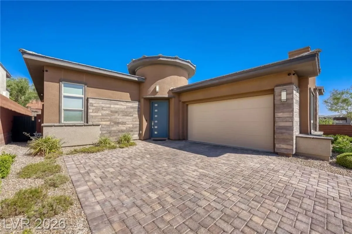 Property Slideshow image 1 of 38 | 9926 regency canyon way, Las Vegas, NV, 89148