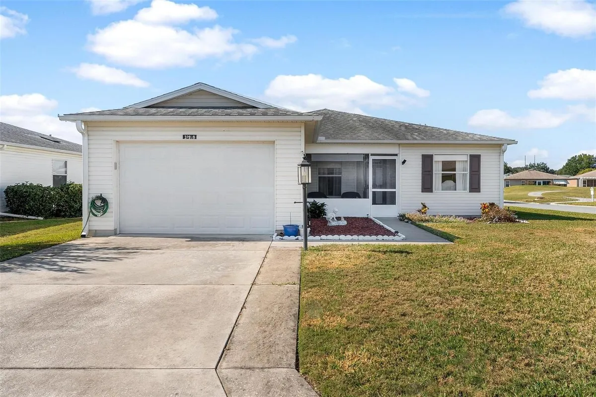 Property Slideshow image 1 of 41 | 32819 timberwood dr, Leesburg, FL, 34748