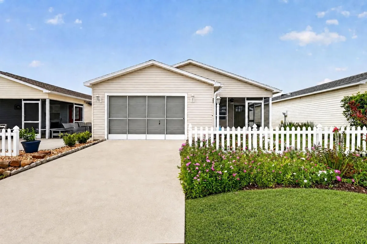 Property Slideshow image 1 of 29 | 483 hildalgo dr, The Villages, FL, 32159