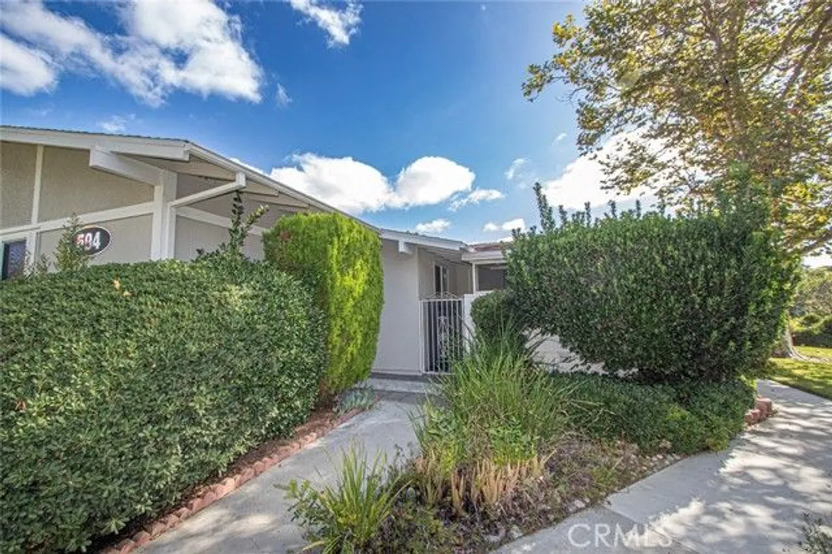 Property Slideshow image 1 of 22 | 594 avenida majorca a, Laguna Woods, CA, 92637