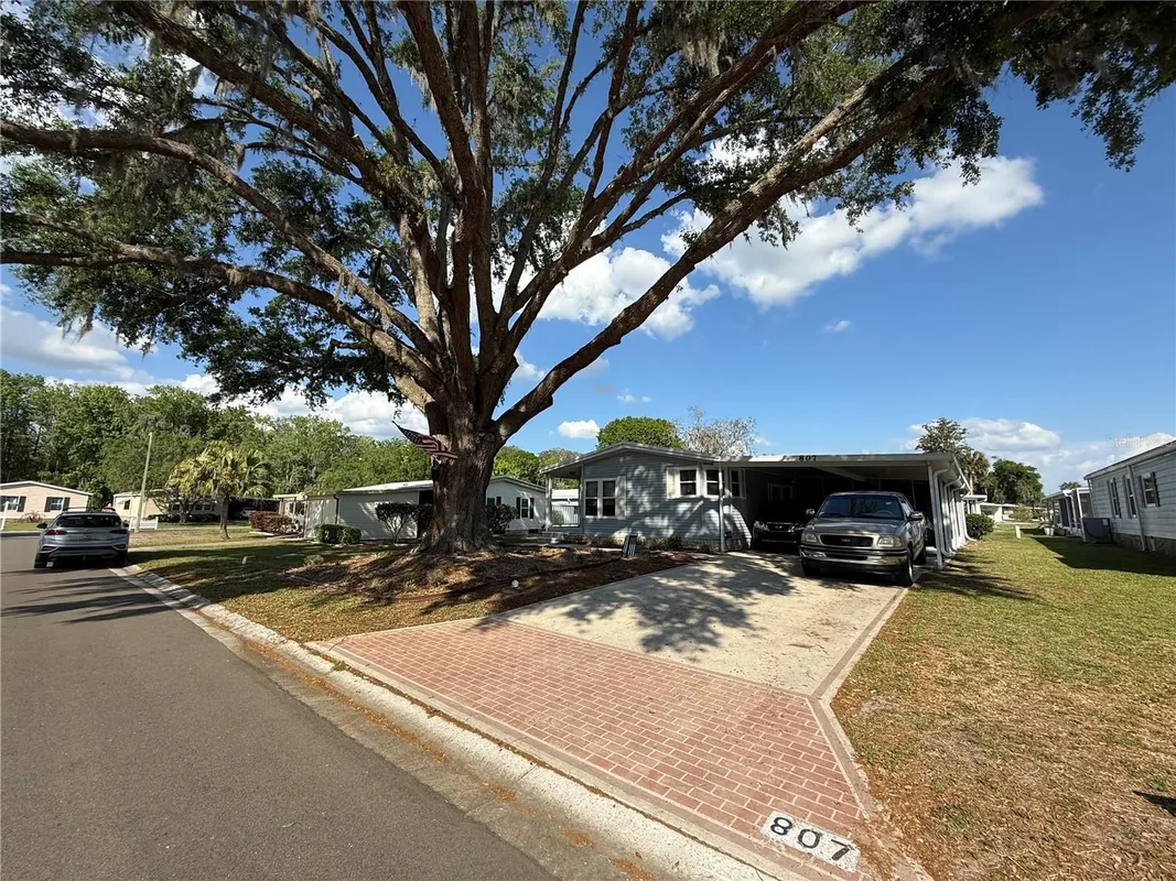 Property Slideshow image 1 of 32 | 807 oak blvd, Wildwood, FL, 34785