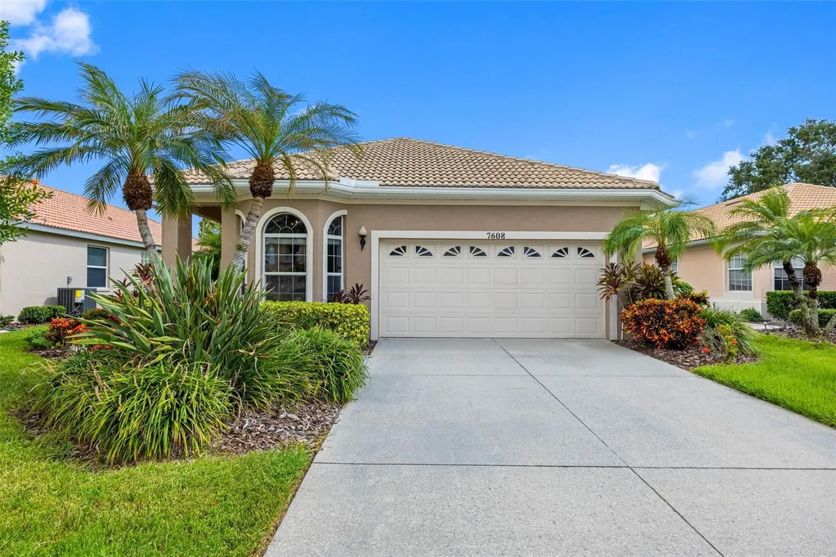 Property Slideshow image 1 of 45 | 7608 teal trce, Bradenton, FL, 34203