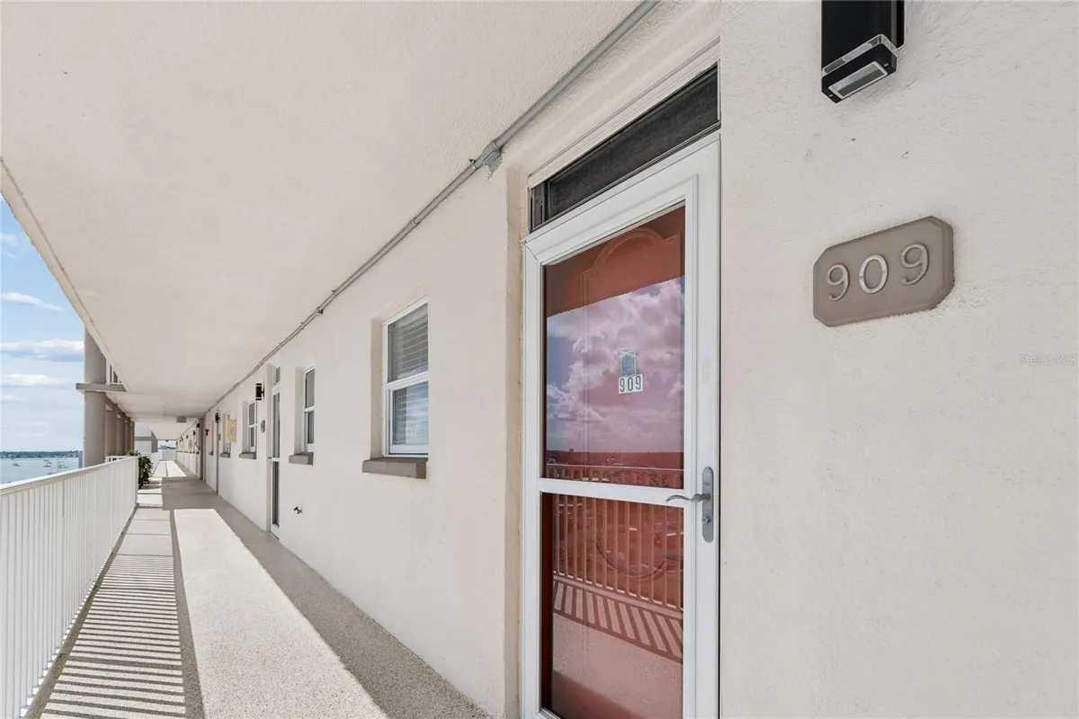 Property Slideshow image 1 of 37 | 5980 shore blvd 909, Gulfport, FL, 33707
