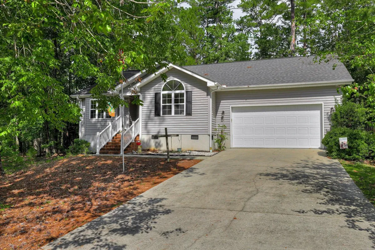 Property Slideshow image 1 of 33 | 205 candlewick loop, Mc Cormick, SC, 29835