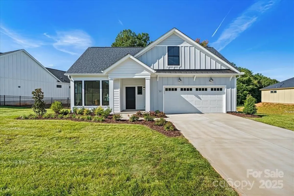Property Slideshow image 1 of 34 | 114 alenda lux cir # 3, Mooresville, NC, 28115