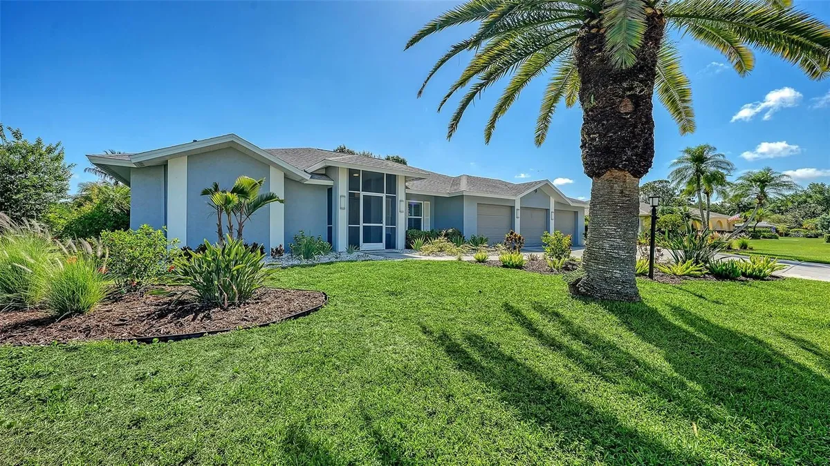 Property Slideshow image 1 of 60 | 6988 country lakes cir, Sarasota, FL, 34243