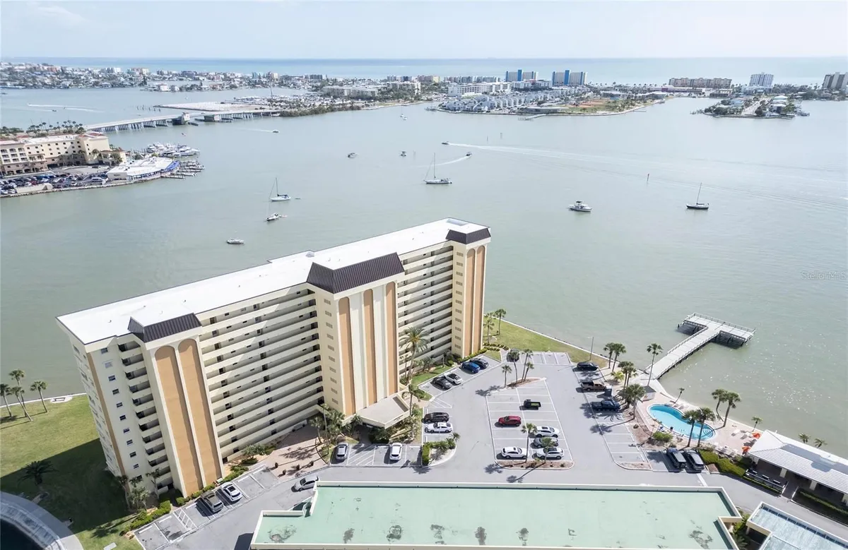 Property Slideshow image 1 of 50 | 4775 cove cir 106, St Petersburg, FL, 33708