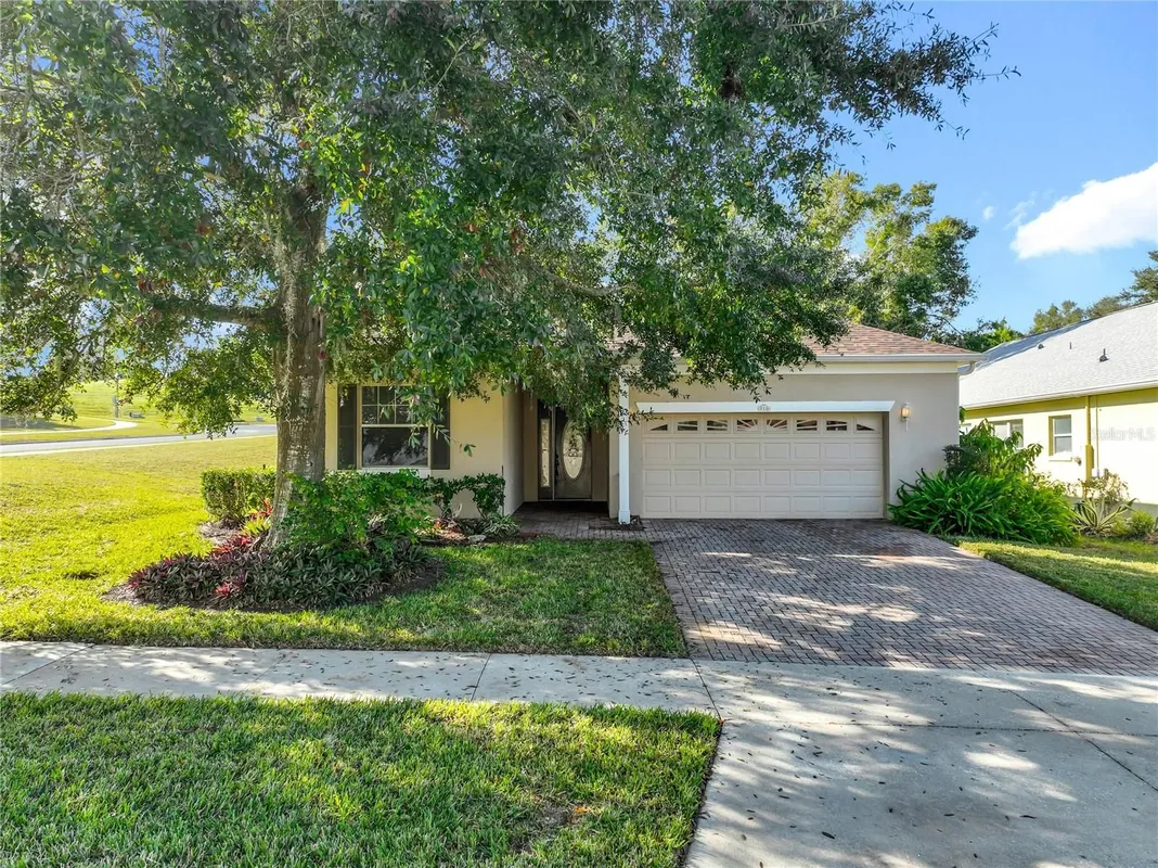 Property Slideshow image 1 of 62 | 916 wolf creek st, Clermont, FL, 34711