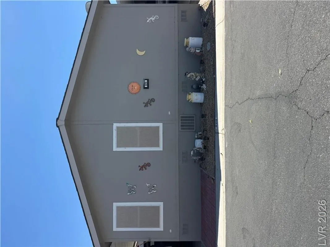Property Slideshow image 1 of 31 | 820 montecito dr, Pahrump, NV, 89048
